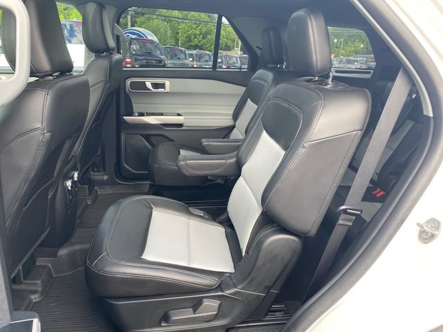 Certified 2023 Ford Explorer XLT w/ Equipment Group 202A AWD/4WD image 11