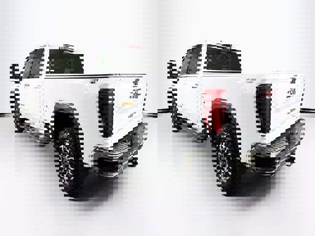 Used 2024 GMC Sierra 2500 SLT w/ SLT Premium Package image 3