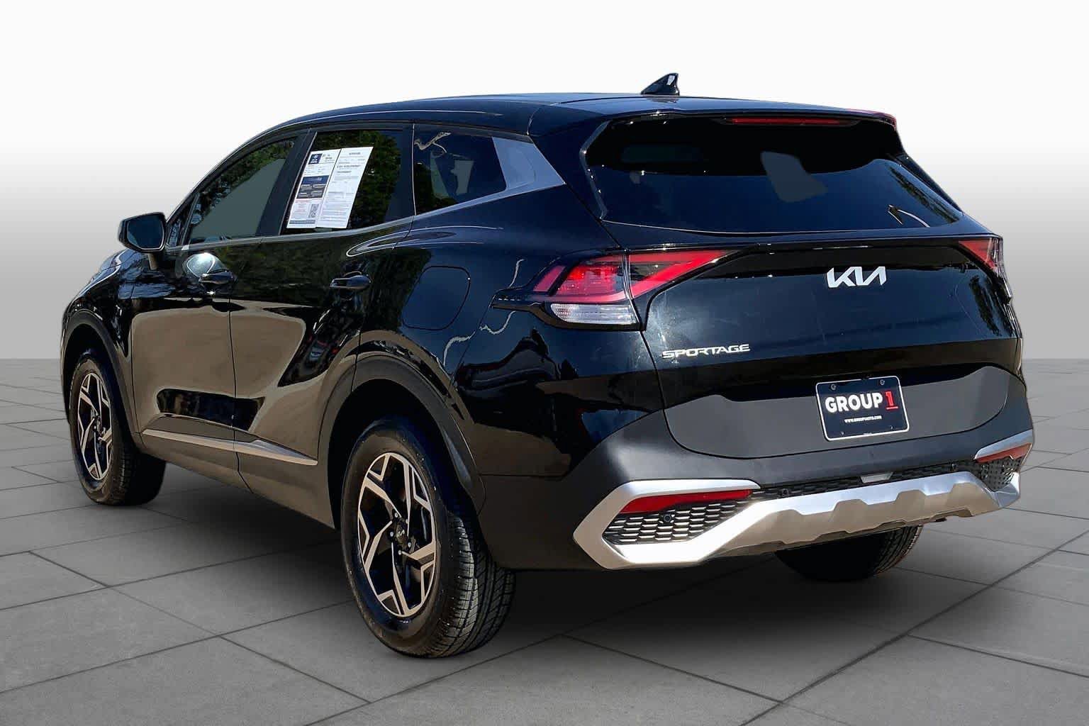 Used 2023 Kia Sportage LX AWD/4WD image 12