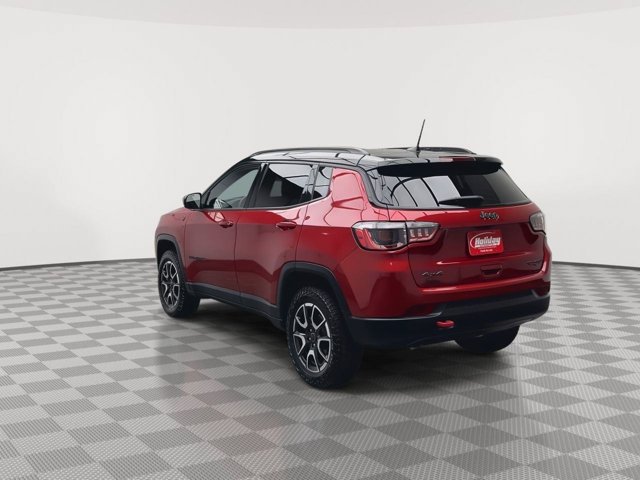 Used 2025 Jeep Compass Trailhawk AWD/4WD image 33