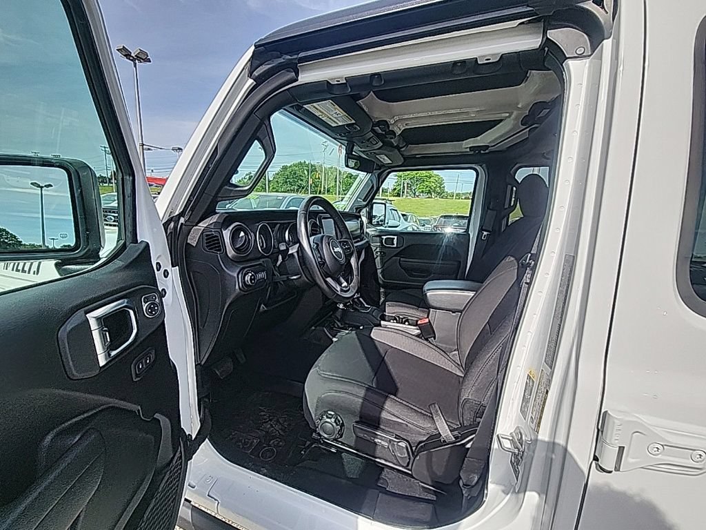 Used 2022 Jeep Gladiator Sport AWD/4WD image 9