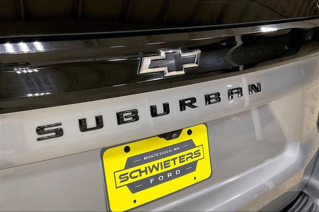 Used 2025 Chevrolet Suburban Z71 AWD/4WD image 8