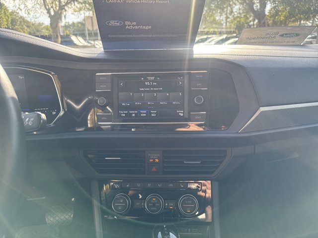 Used 2023 Volkswagen Jetta SE w/ Panoramic Sunroof Package FWD image 21