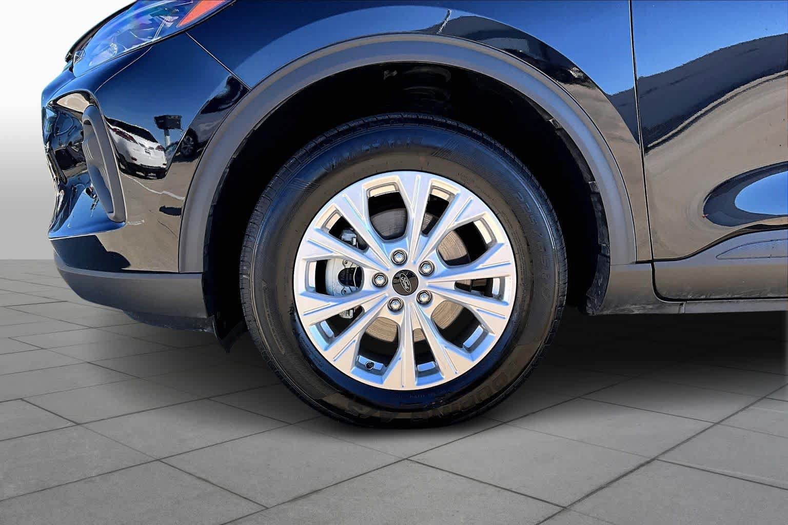 Certified 2025 Ford Escape Active AWD/4WD image 19