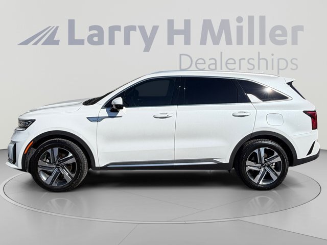 Used 2023 Kia Sorento SX Prestige w/ Panoramic Sunroof Package AWD/4WD image 2
