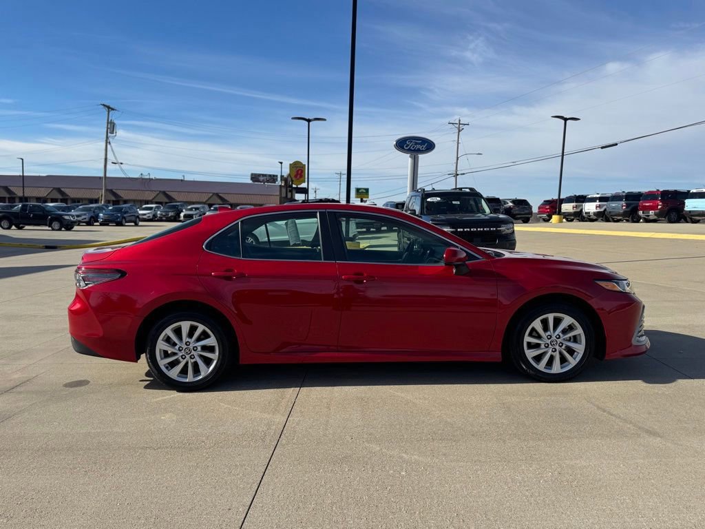 Used 2024 Toyota Camry LE image 4