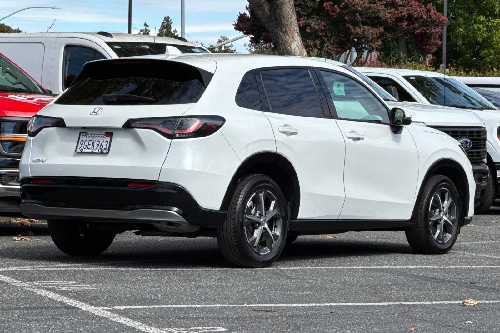Used 2023 Honda HR-V EX-L image 4