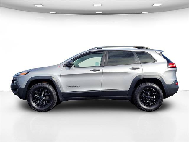 Used 2018 Jeep Cherokee Trailhawk w/ Comfort/Convenience Group AWD/4WD image 9