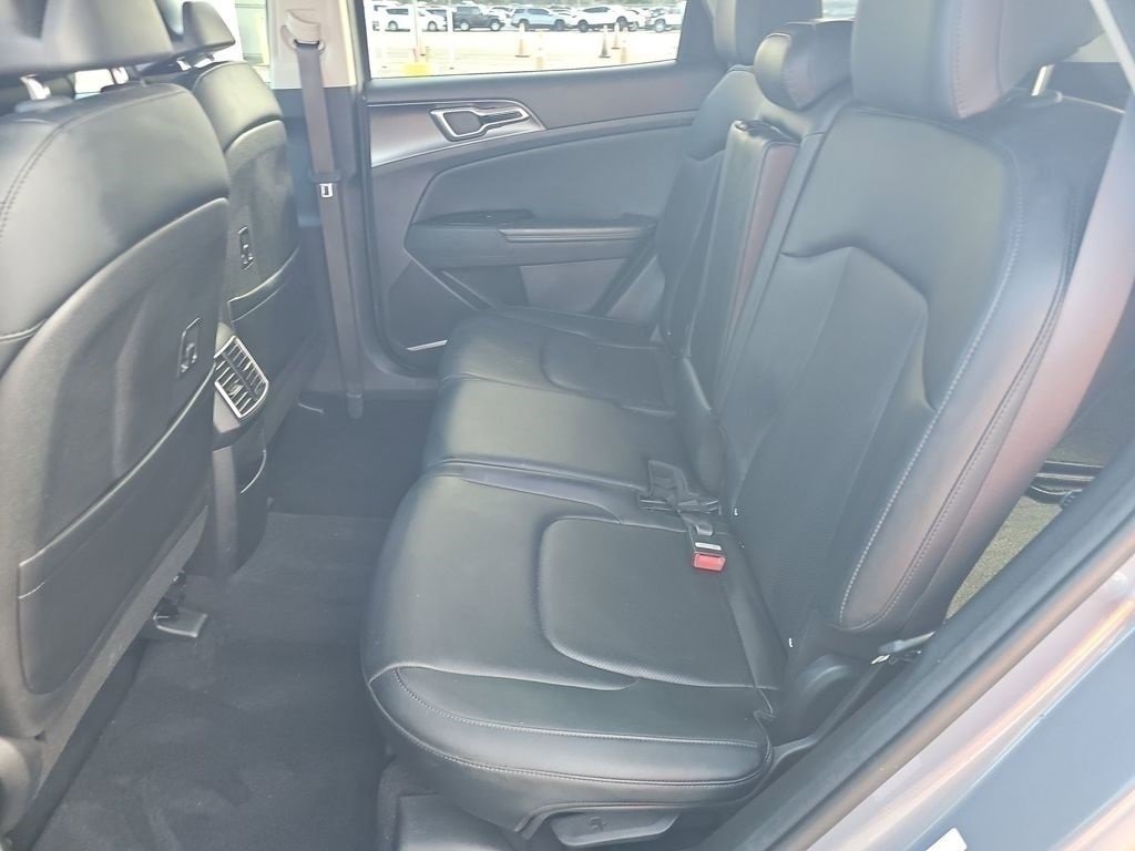 Used 2023 Kia Sportage EX image 6