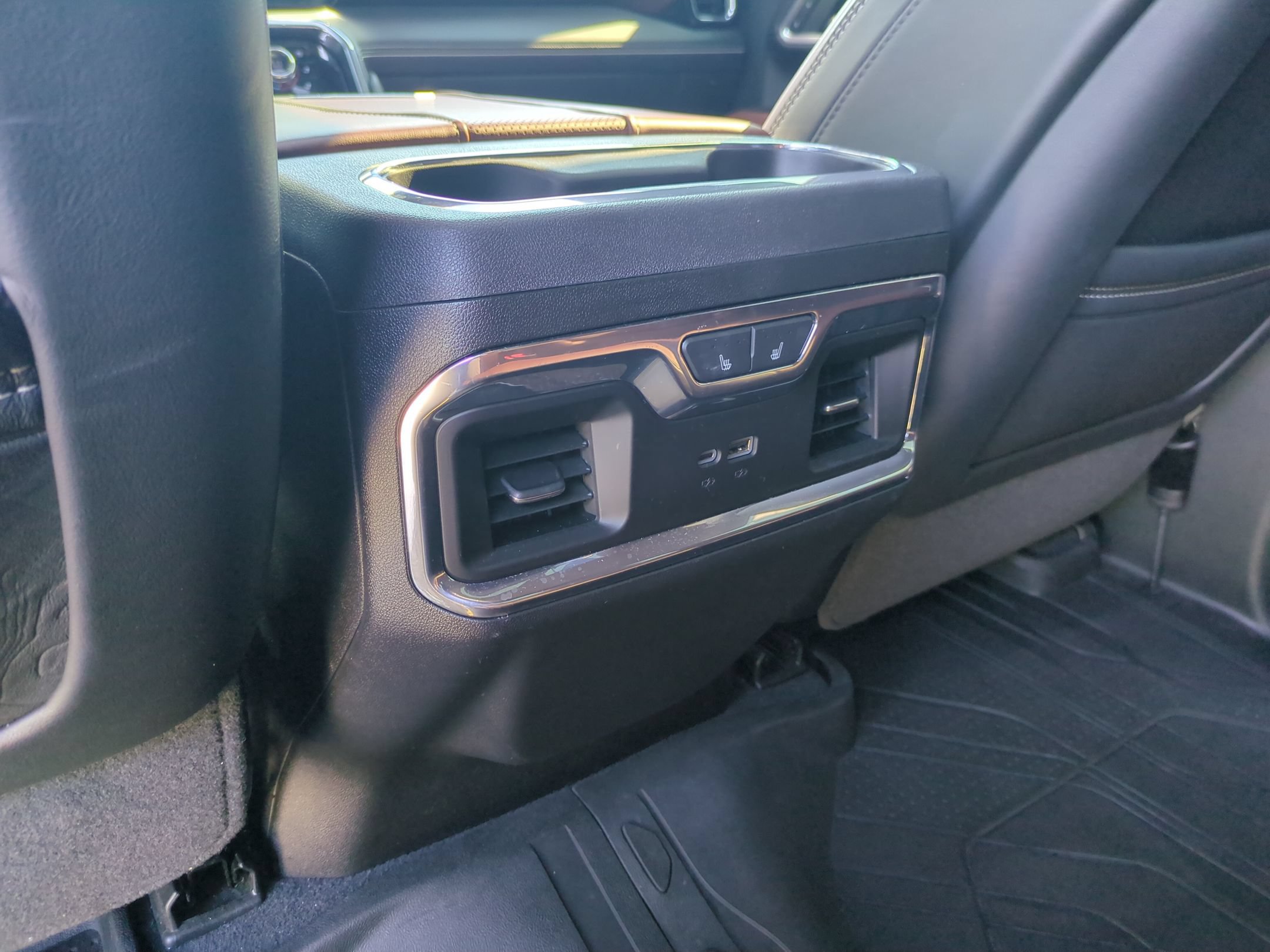 Used 2024 GMC Sierra 2500 Denali Ultimate AWD/4WD image 30