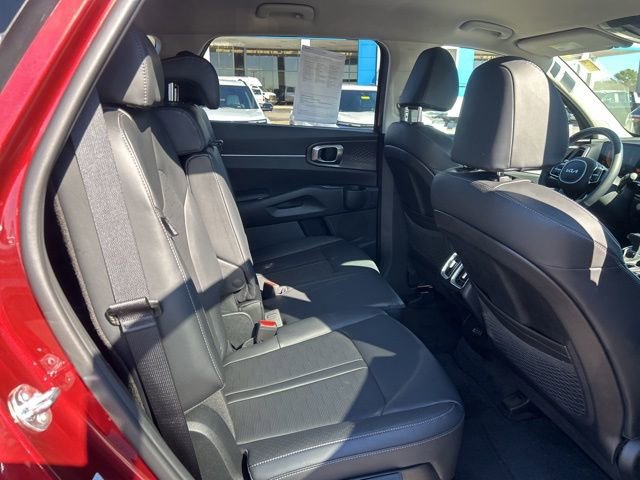 Used 2025 Kia Sorento S FWD image 32