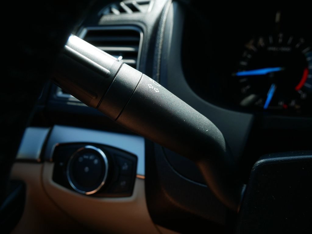 Certified 2018 Ford Explorer XLT AWD/4WD image 27