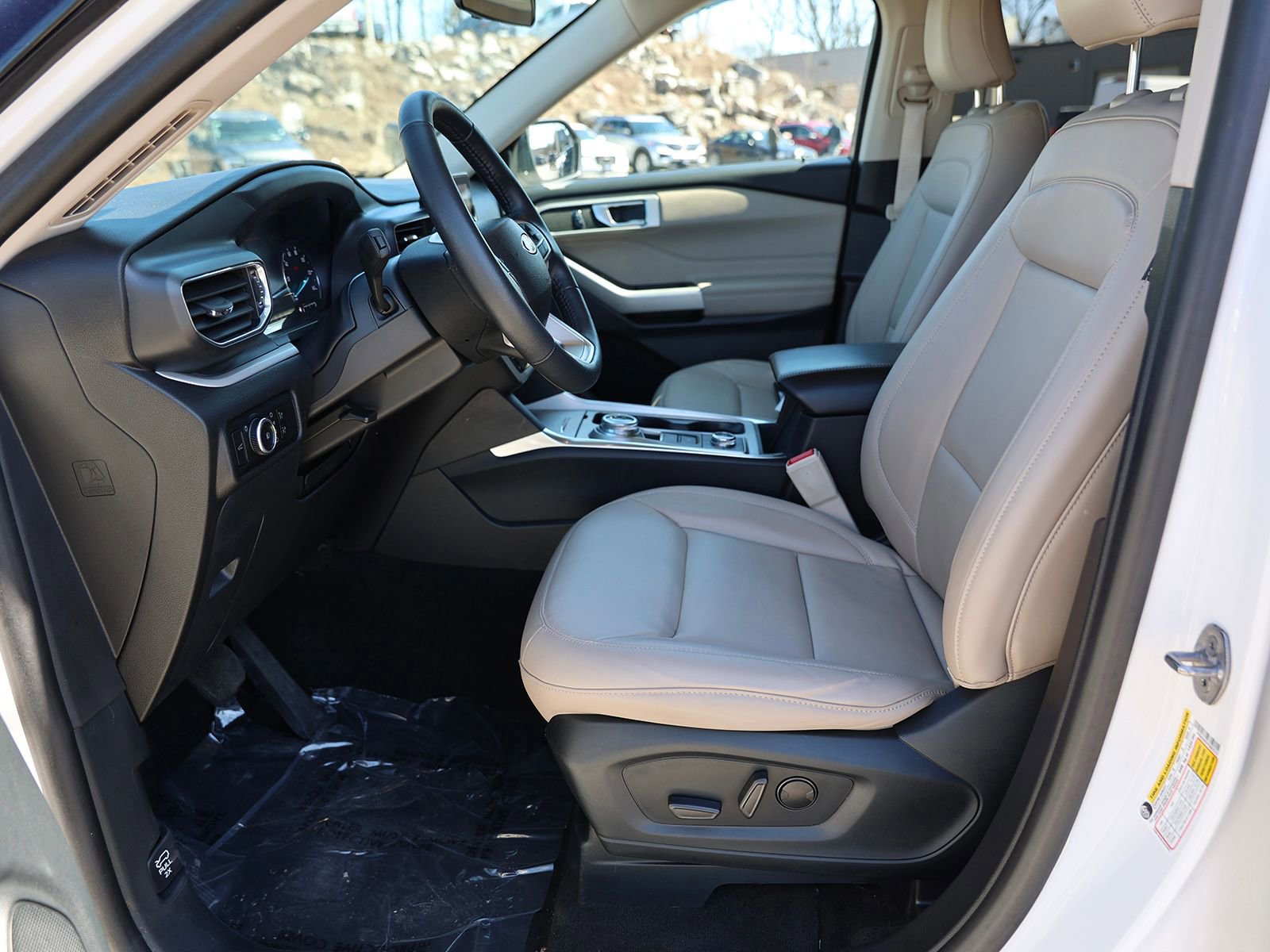 Certified 2023 Ford Explorer XLT w/ Equipment Group 202A image 18