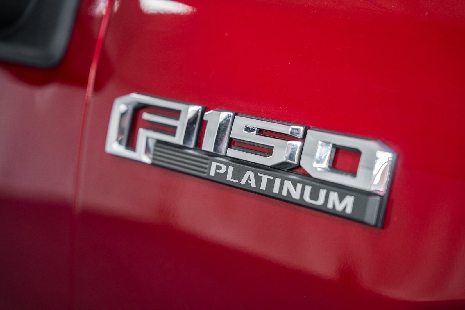 Certified 2018 Ford F150 Platinum w/ Equipment Group 701A Luxury image 21