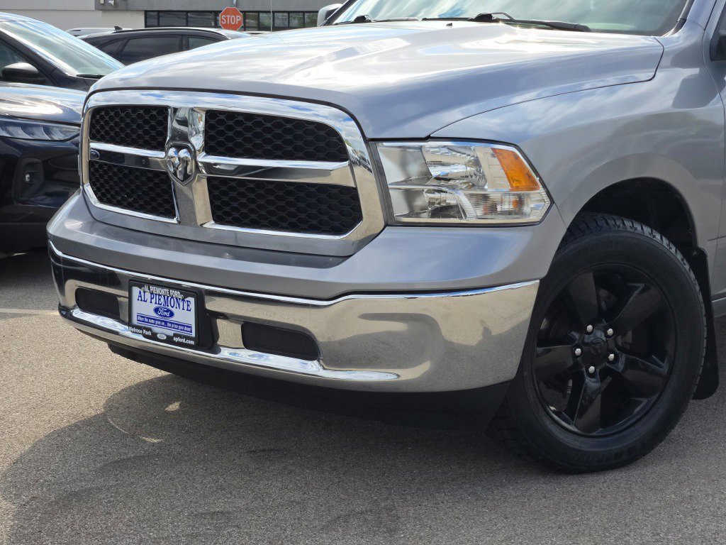 Used 2022 RAM 1500 Classic SLT image 2