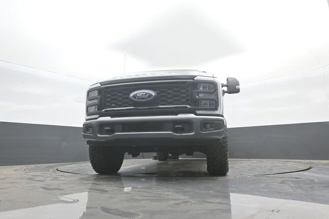 Certified 2024 Ford F350 Lariat w/ Tremor Off-Road Package AWD/4WD image 35