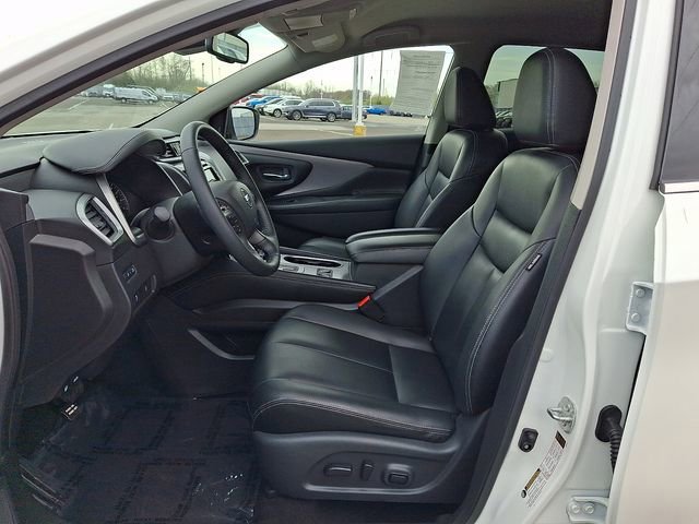 Used 2022 Nissan Murano SV w/ SV Midnight Edition Package image 13