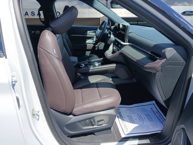 Certified 2026 Ford Explorer Platinum RWD image 15
