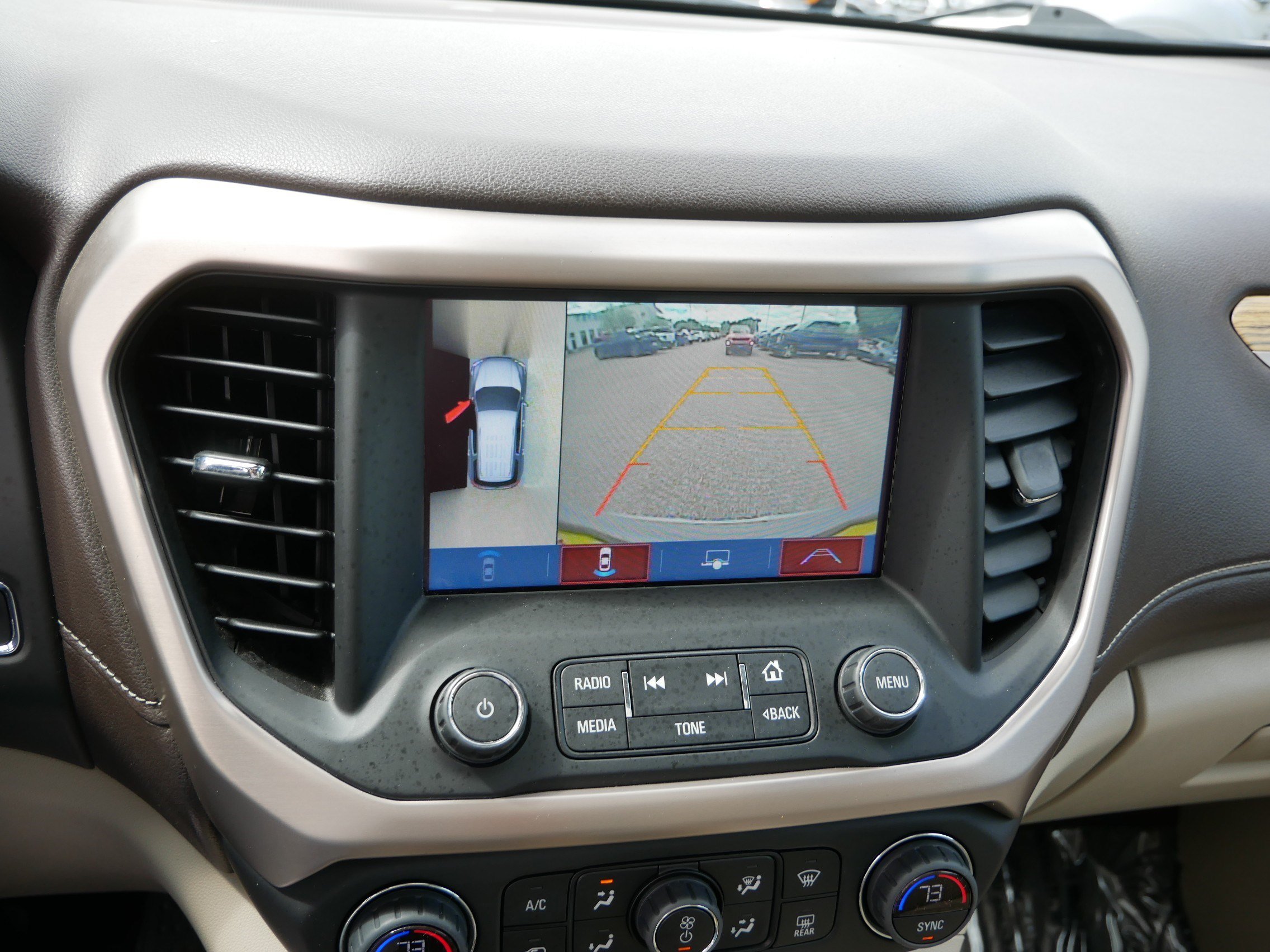 Used 2018 GMC Acadia Denali w/ Technology Package AWD/4WD image 33