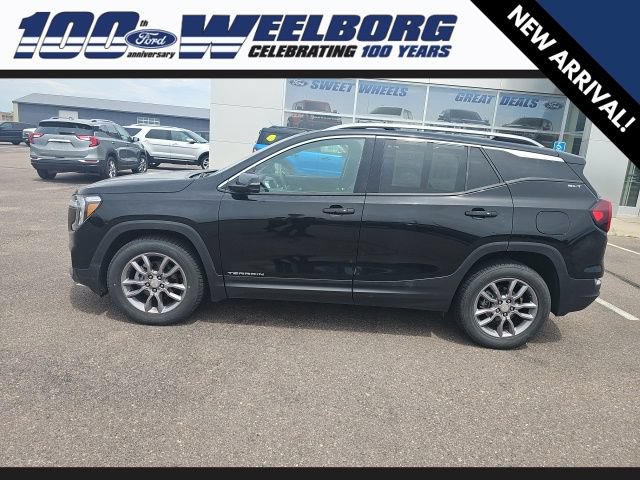 Used 2024 GMC Terrain SLT AWD/4WD image 2