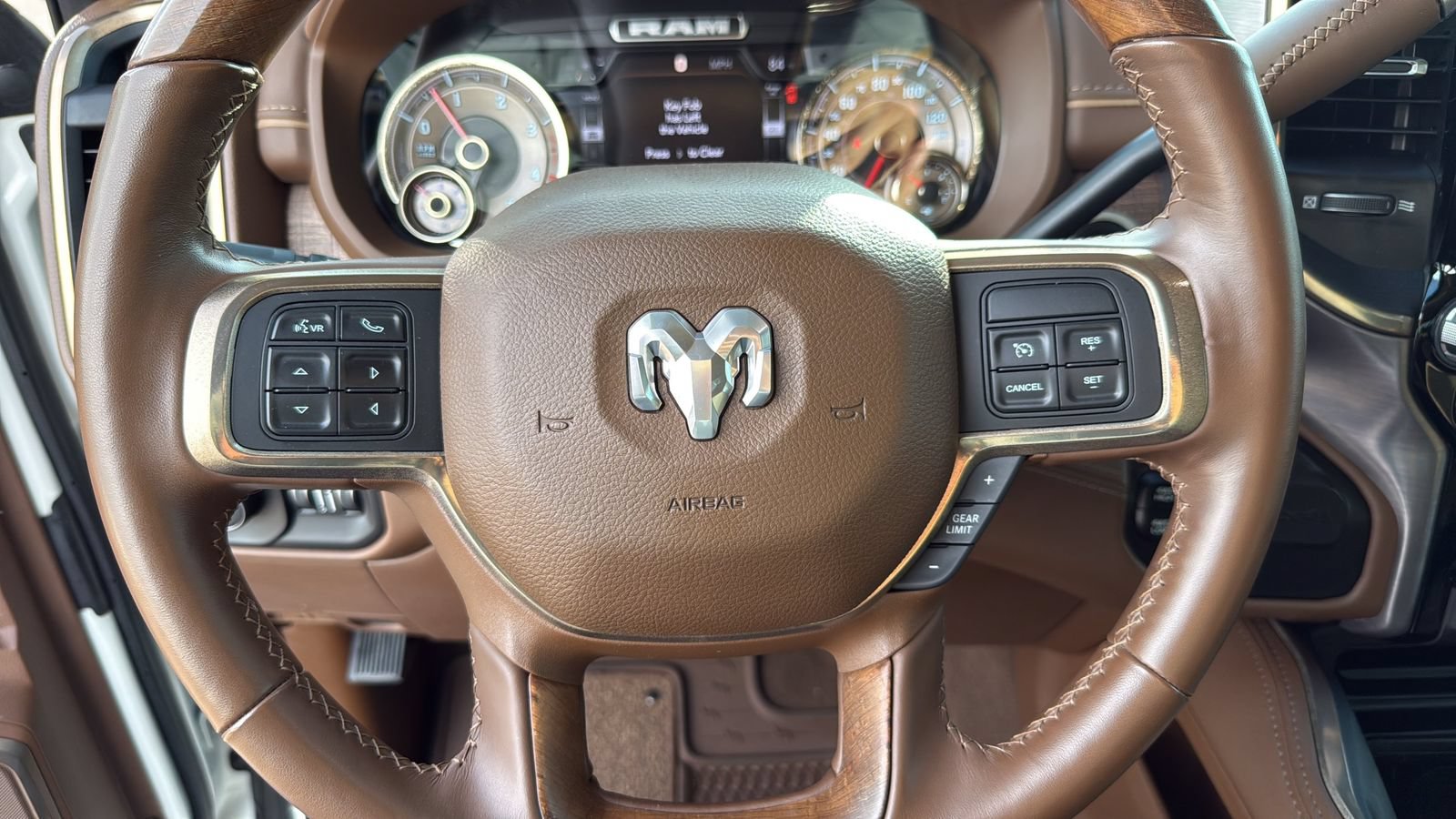 Used 2022 RAM 2500 Limited AWD/4WD image 15