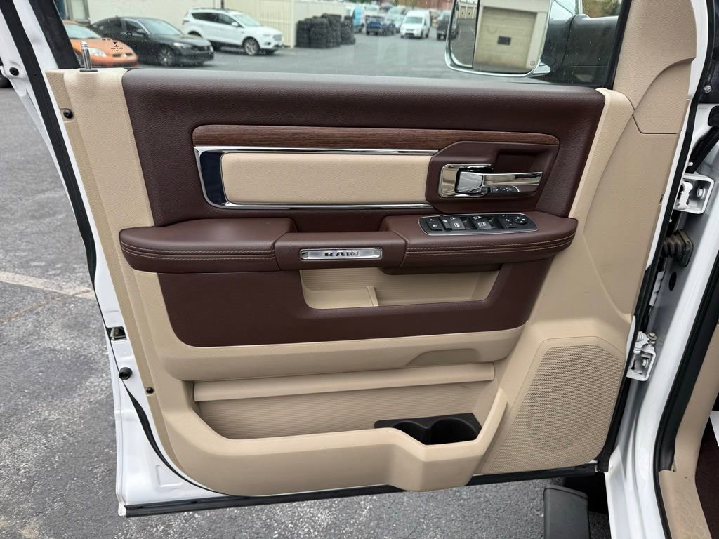 Used 2018 RAM 3500 Laramie w/ Convenience Group AWD/4WD image 11