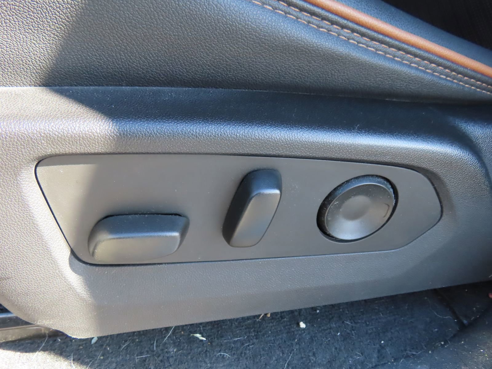 Used 2023 GMC Canyon AT4 w/ AT4 Premium Package image 31