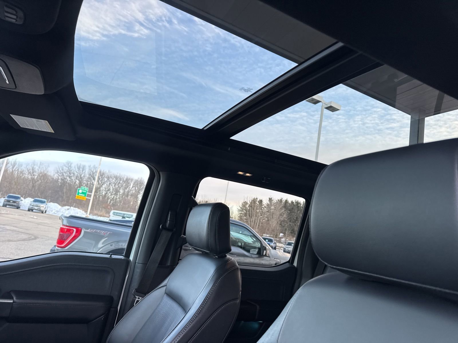 Certified 2023 Ford F150 Lariat w/ Equipment Group 502A High image 27