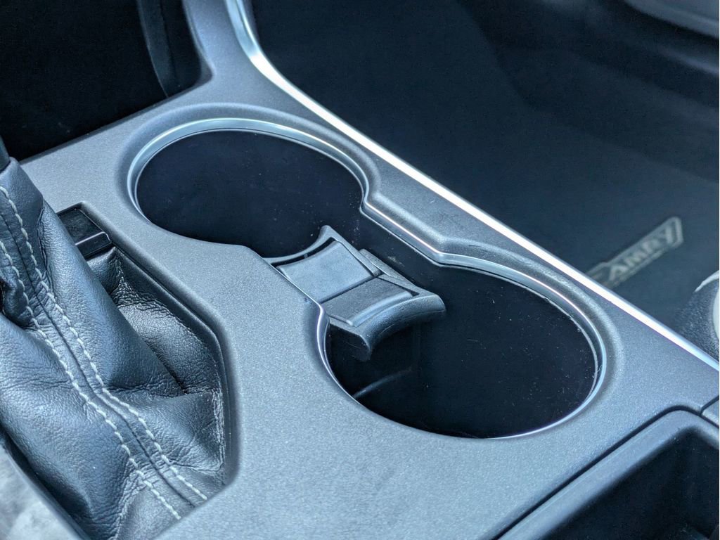 Used 2017 Toyota Camry SE image 17