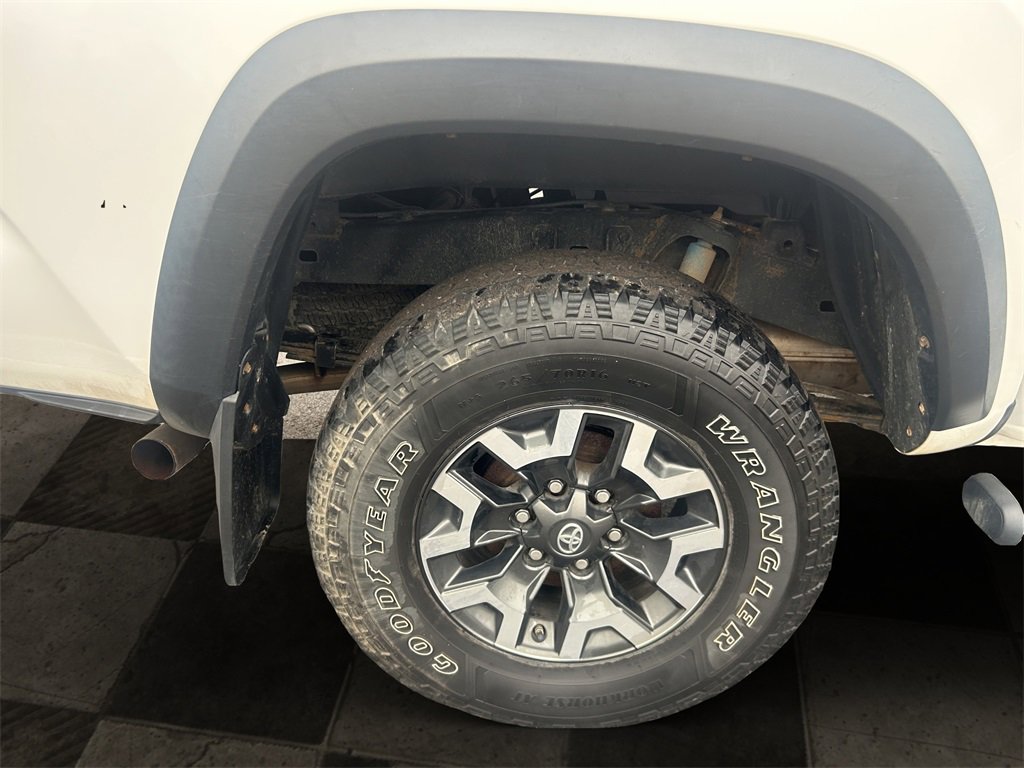 Used 2019 Toyota Tacoma TRD Off-Road image 8