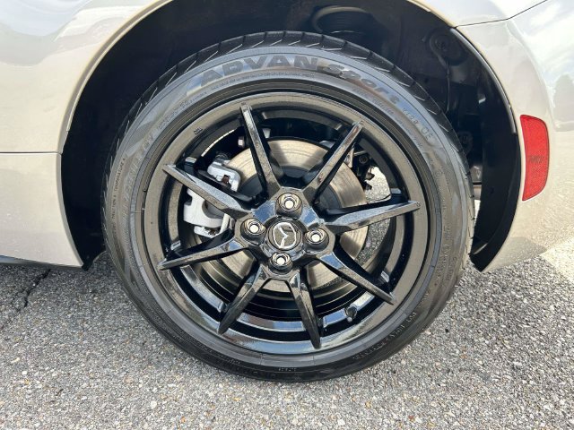 Used 2023 MAZDA MX-5 Miata Sport RWD image 11