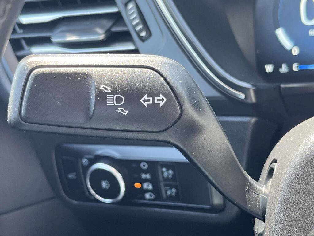Certified 2024 Ford Escape Platinum AWD/4WD image 39