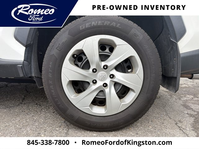 Used 2022 Toyota RAV4 LE AWD/4WD image 31