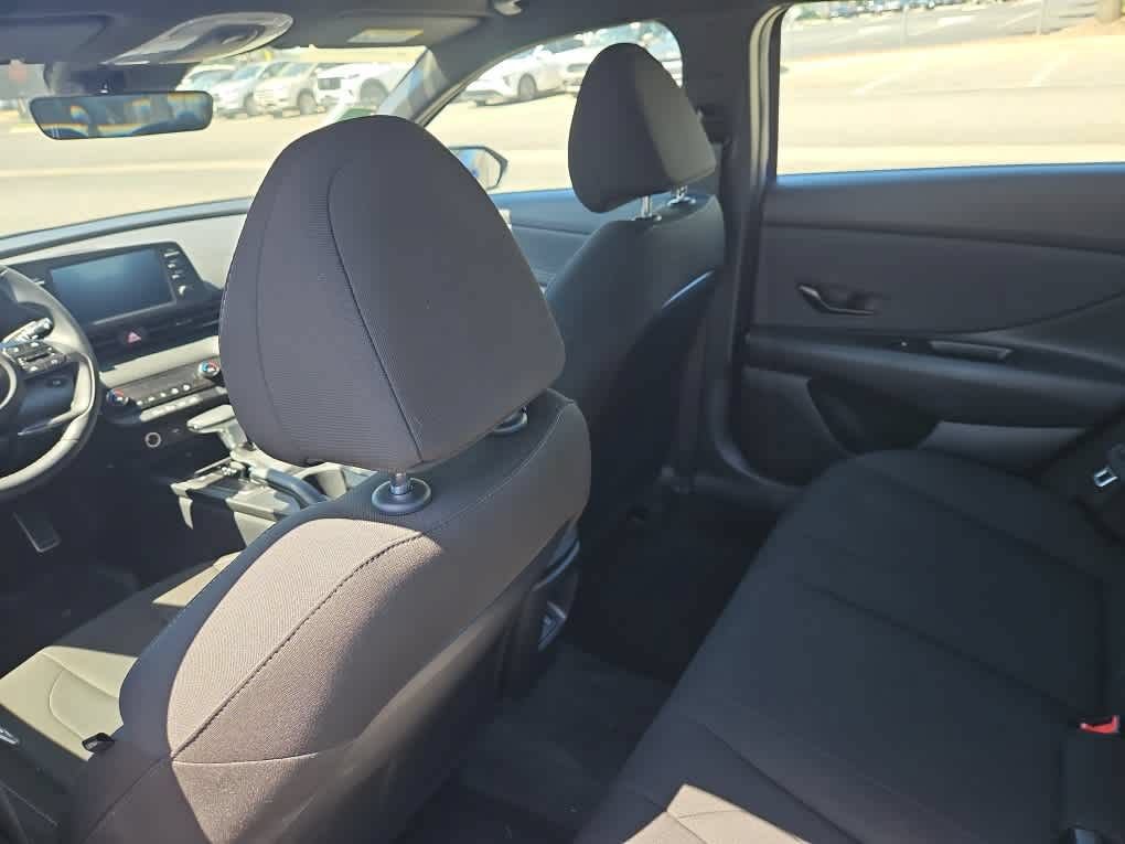 Used 2025 Hyundai Elantra Sport FWD image 10