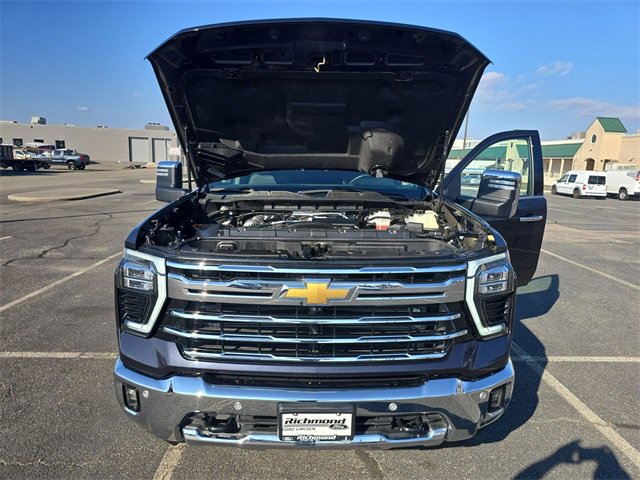 Used 2024 Chevrolet Silverado 2500 LTZ w/ LTZ Plus Package image 10