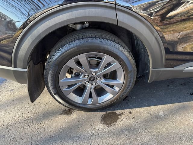 Certified 2022 Ford Explorer XLT w/ Equipment Group 202A image 30