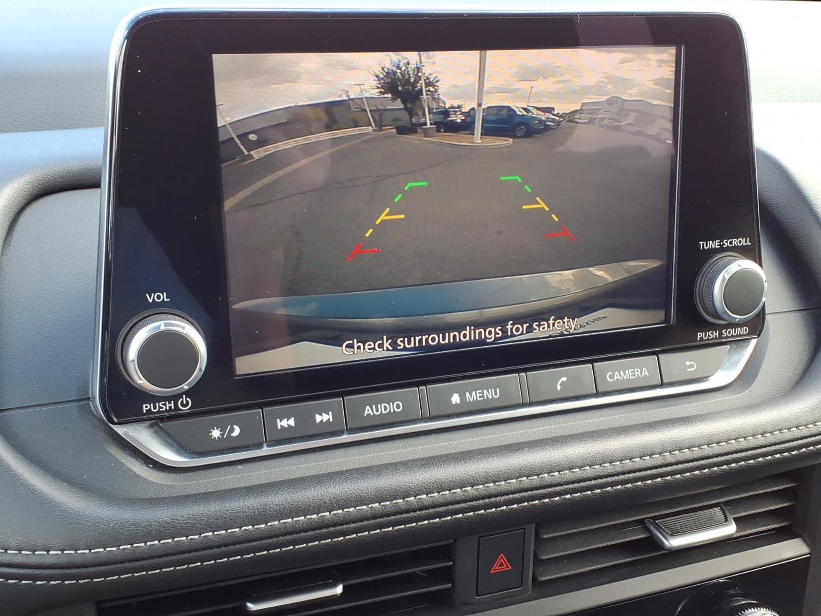 Used 2025 Nissan Rogue SV FWD image 24