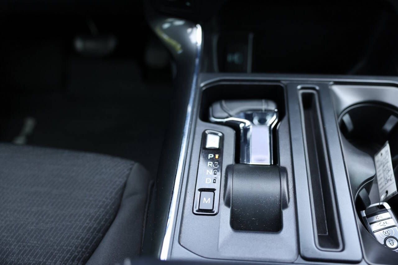 Certified 2022 Ford F150 XLT w/ Equipment Group 302A High image 31