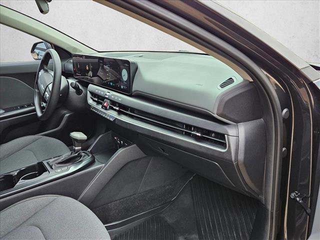Used 2025 Kia K4 FWD image 18