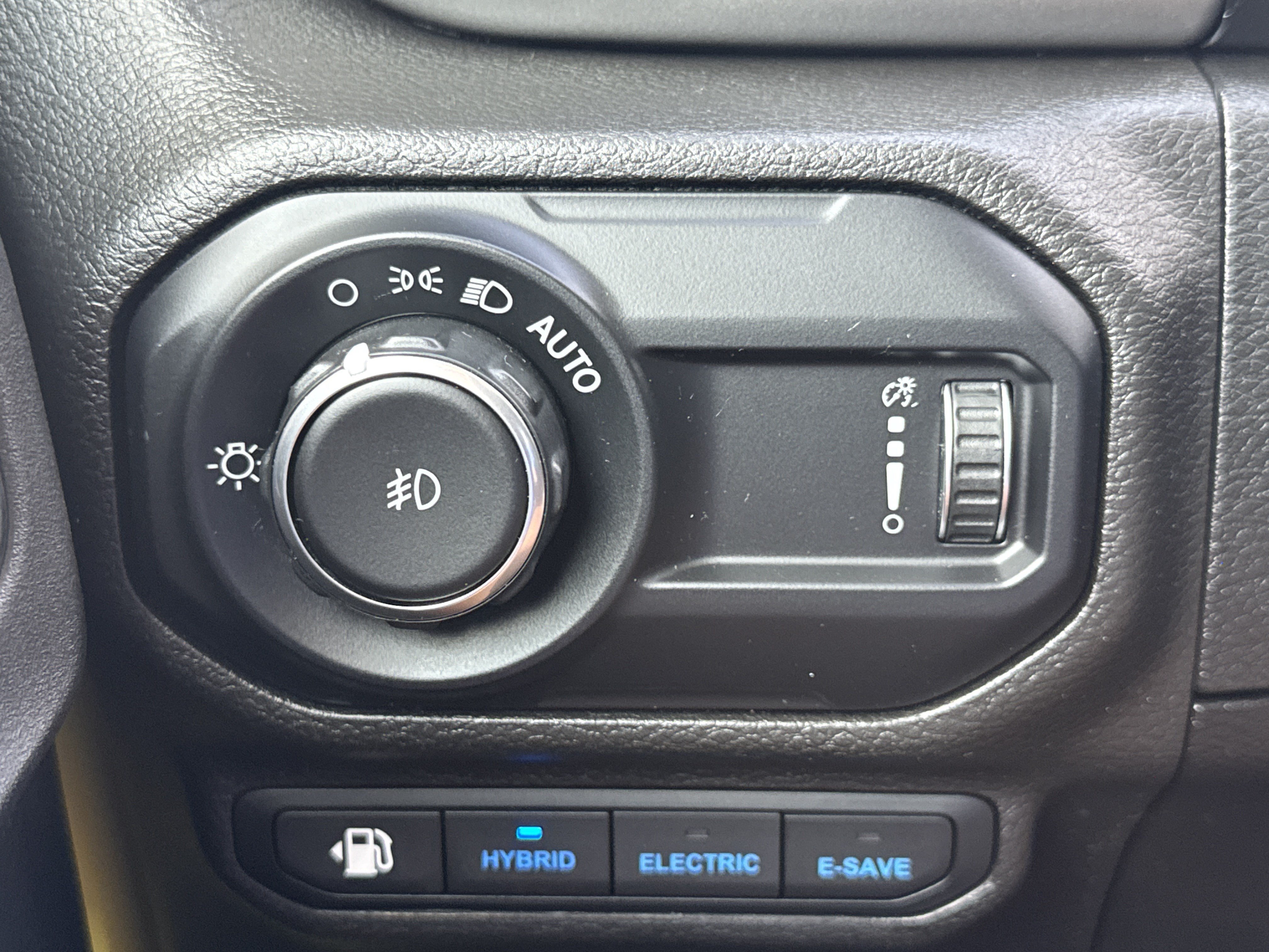 Used 2023 Jeep Wrangler Unlimited w/ 8.4" Radio Group AWD/4WD image 21