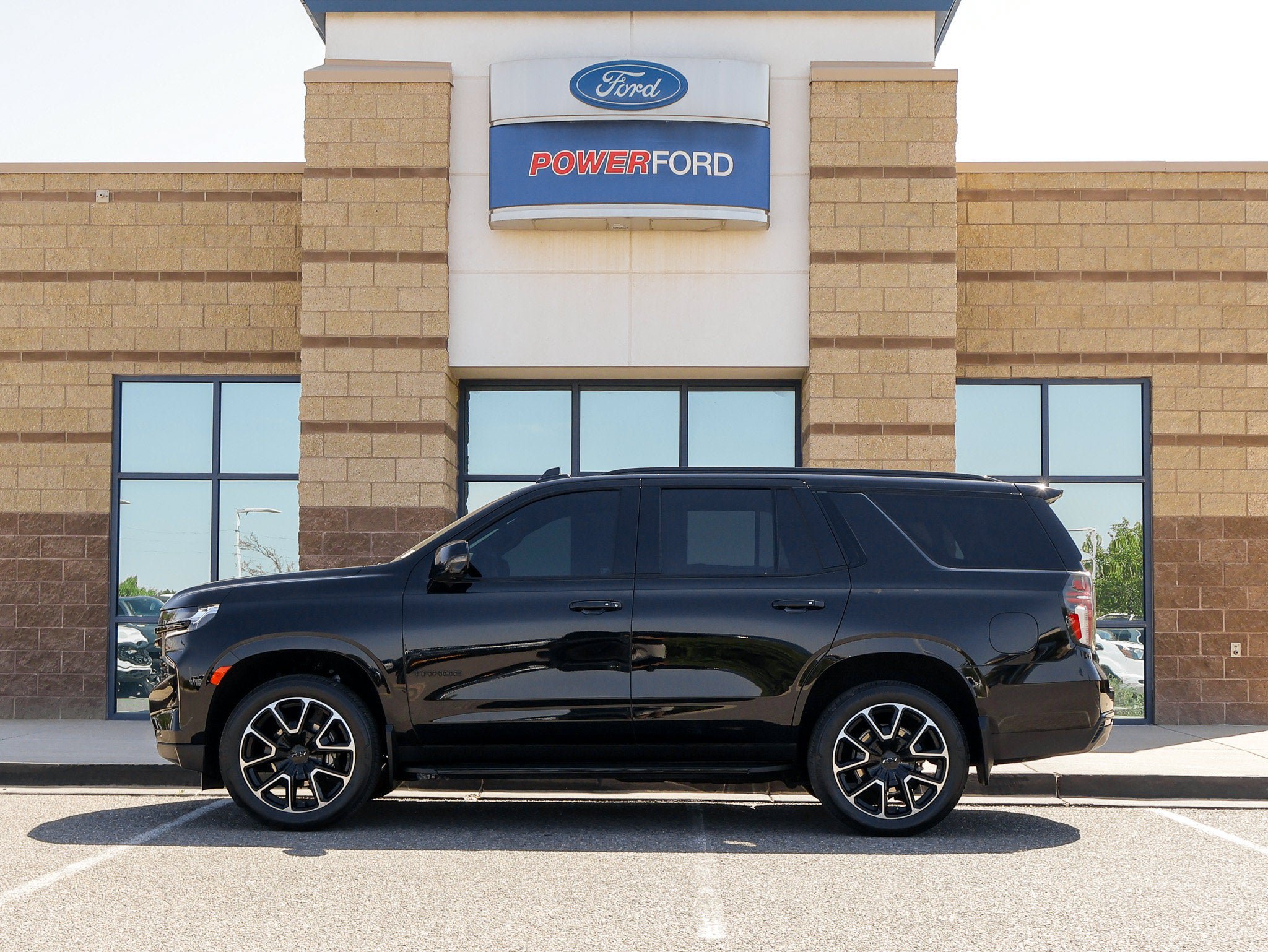 Used 2024 Chevrolet Tahoe RST w/ Luxury Package AWD/4WD image 9