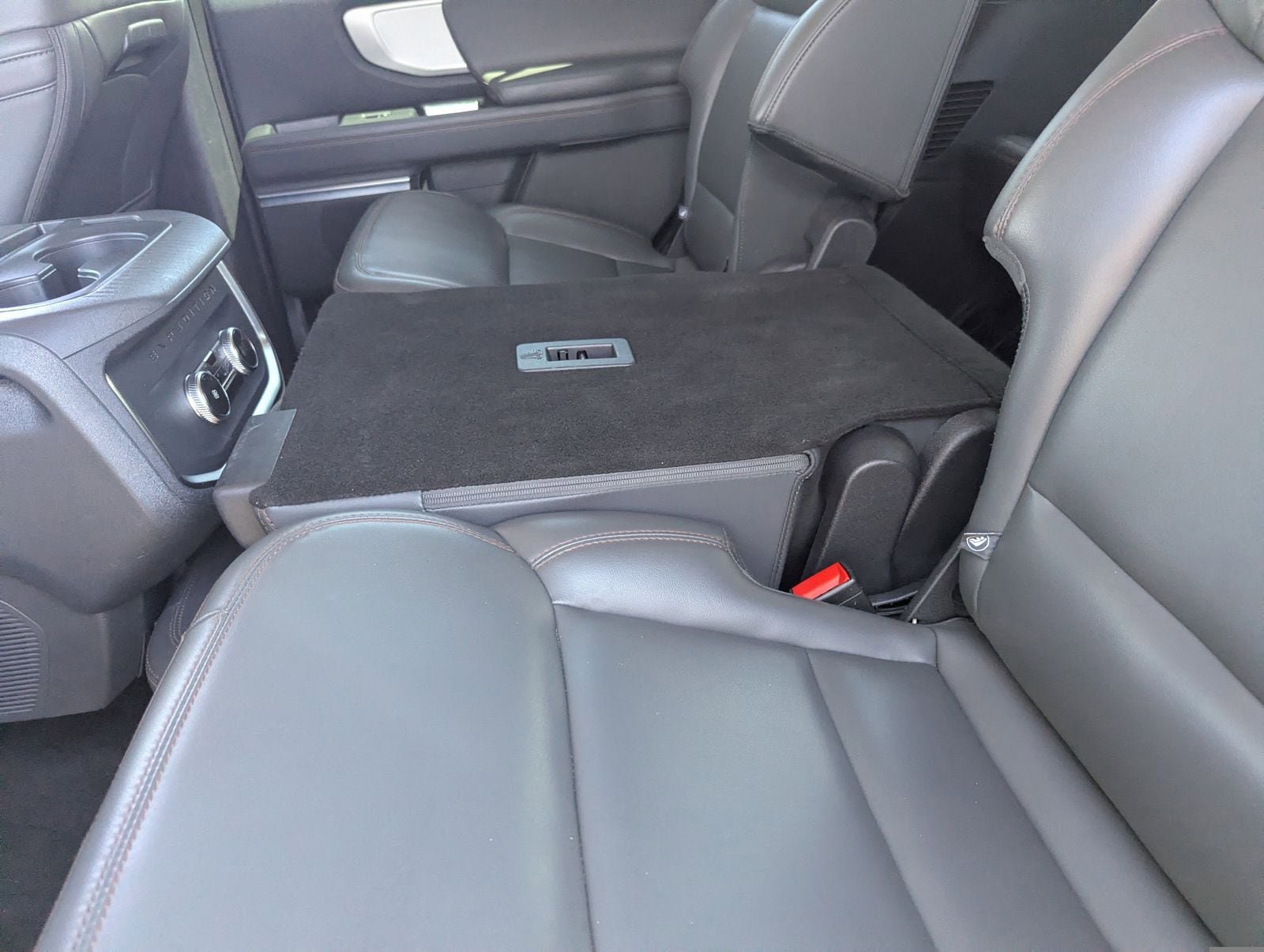 Certified 2025 Ford Expedition Active AWD/4WD image 16
