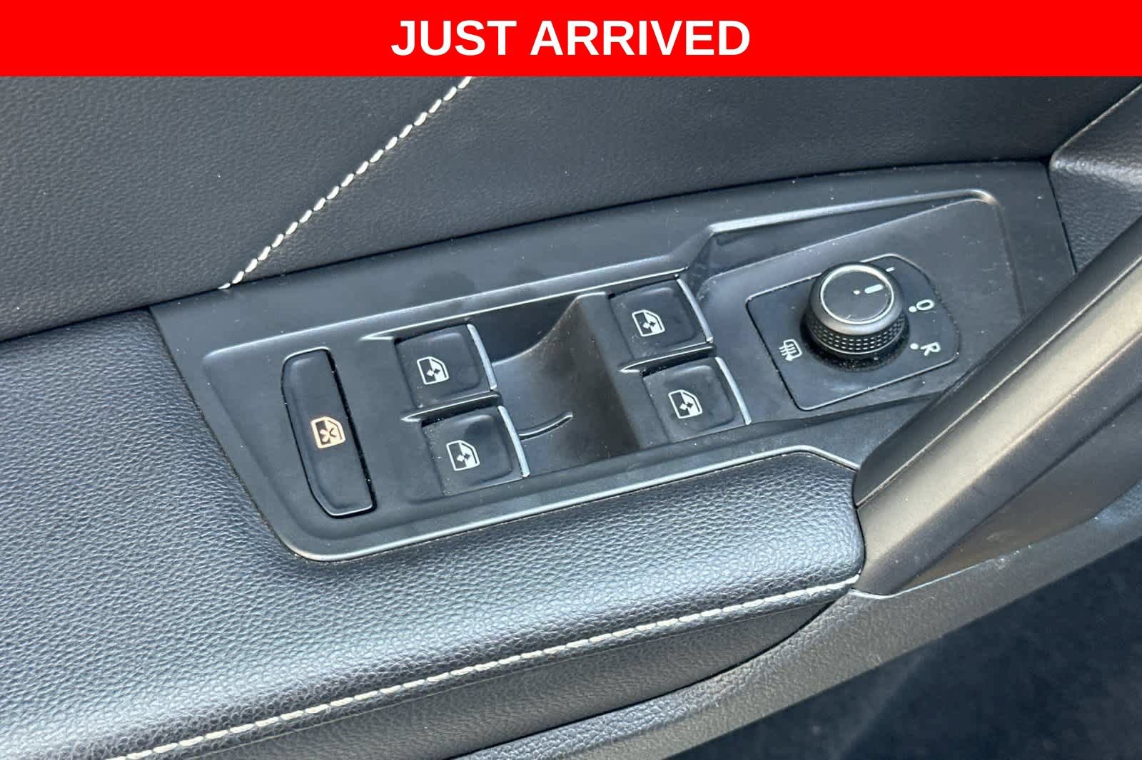 Used 2023 Volkswagen Tiguan SE AWD/4WD image 14