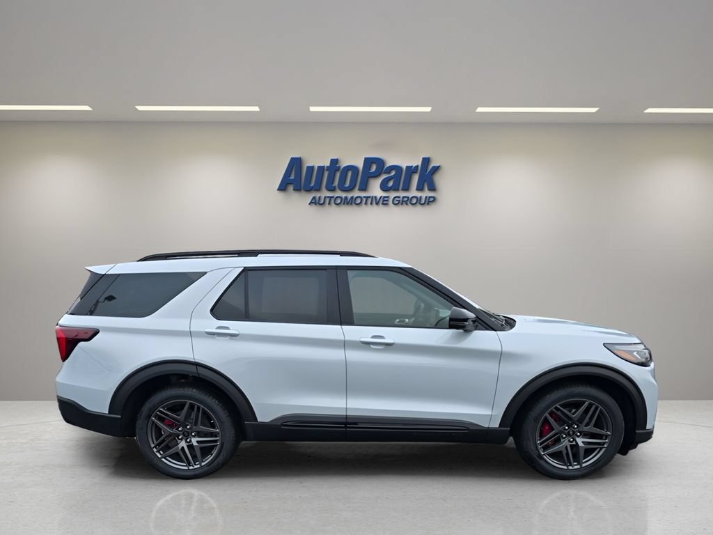 Certified 2026 Ford Explorer ST AWD/4WD image 8