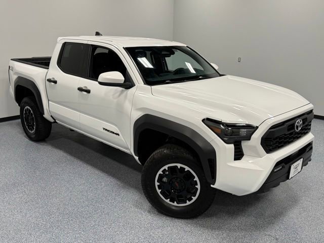Used 2024 Toyota Tacoma TRD Off-Road AWD/4WD image 35