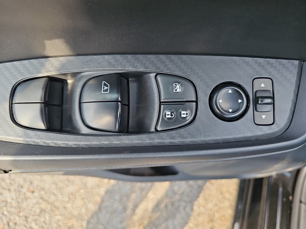 Used 2024 Nissan Sentra SV FWD image 26