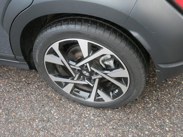 Used 2023 Hyundai Kona Limited AWD/4WD image 8