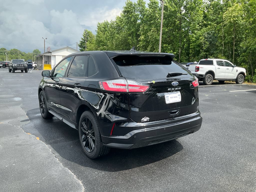 Certified 2024 Ford Edge ST-Line AWD/4WD image 7