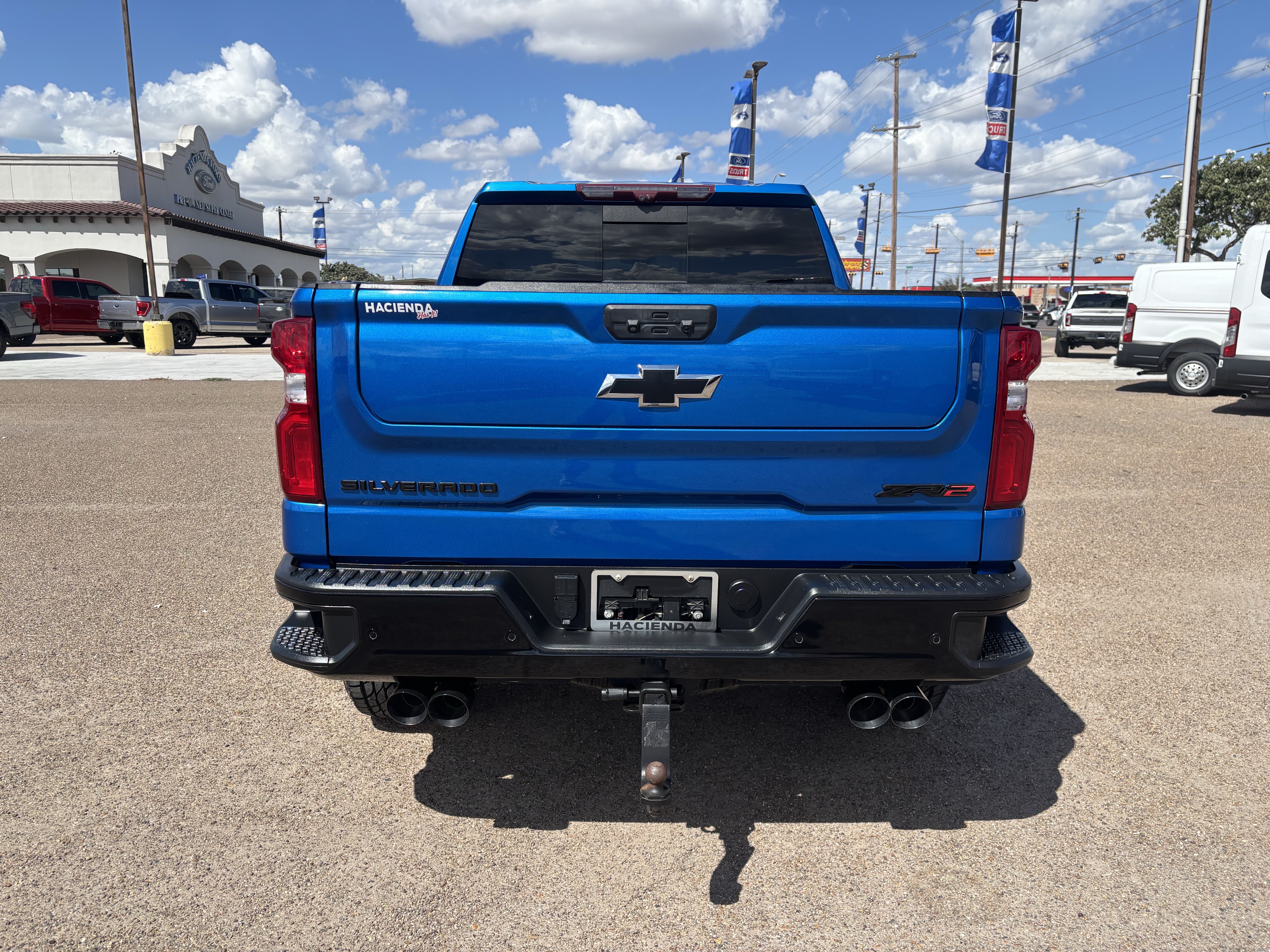 Used 2023 Chevrolet Silverado 1500 ZR2 w/ Technology Package AWD/4WD image 3
