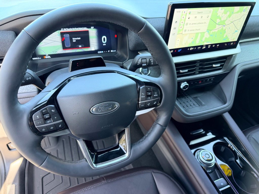 Certified 2025 Ford Explorer Platinum RWD image 24